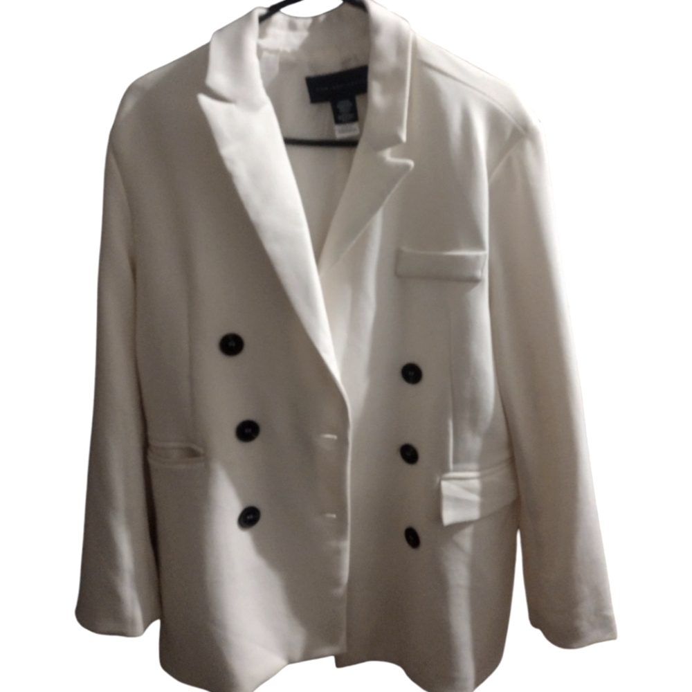 Fitted, double-breasted blazer in woven fabric